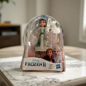 NIP Disney Frozen 2 Honeymaren Figure Hasbro Damaged Package Figure Excellent A1